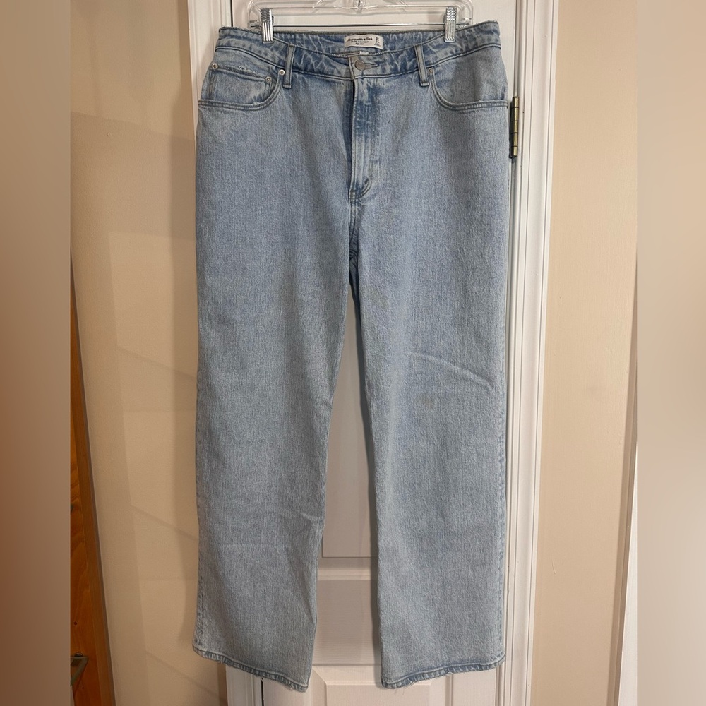 Abercrombie & Fitch 90’s Straight Ultra High Rise Jean - Curve Love